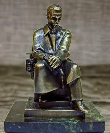 Скульптура «Попов А.С.» — копия памятника — красивый подарок