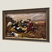 Резная картина «Охотники на привале» 40×60 см — красивый подарок — фотография 3
