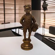 Композиция «Озорник» из бронзы — необычный подарок — фотография 1