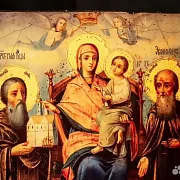 Икона Богоматери "Домостроительница" +подставка — оригинальный подарок — фотография 10