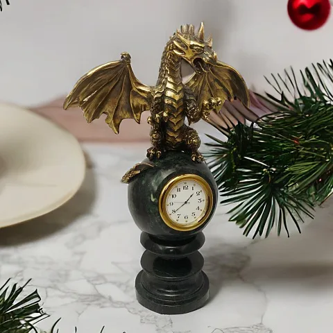 Часы с драконом на шаре — оригинальный подарок