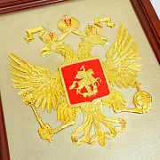 Плакетка «Герб России» из латуни и дерева — необычный подарок — фотография 3